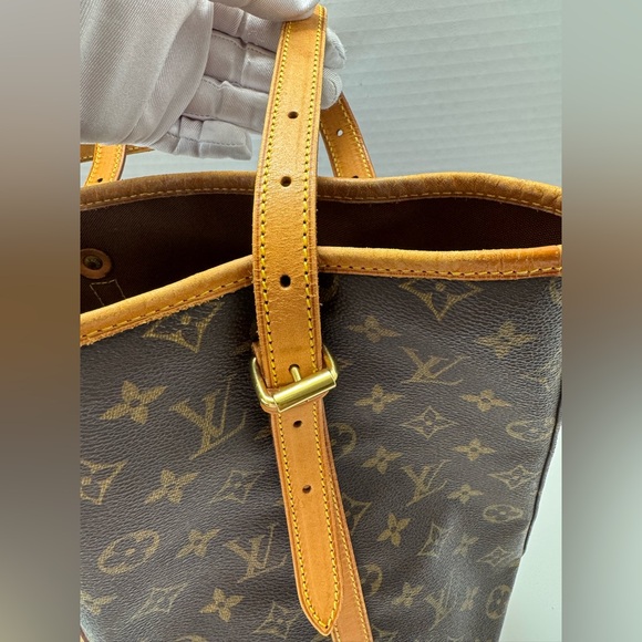 100% Authentic Louis Vuitton Monogram GM Bucket bag. - Picture 16 of 17